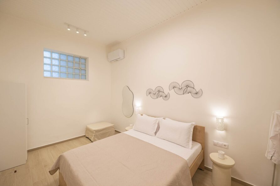 Corali 2 – Coastal Retreat